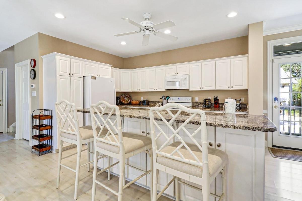 6 Bd 4 And One Half Bath Family Friendly Beach Home With Heated Pool Just A Block To The Beach Hilton Head Island Bagian luar foto